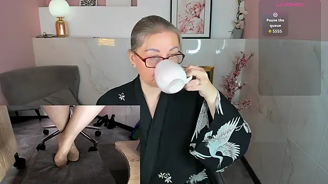 Alexandra Kind online show from 06.14.26