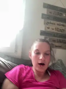 Snapshot of Lisa-Meier chatting on 04.16.26 Lisa-Meier online show from 04.16.26