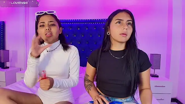 Serena and zoe online show from 04.27.26