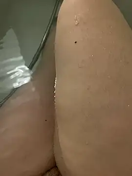 valee02 online show from 04.17.26