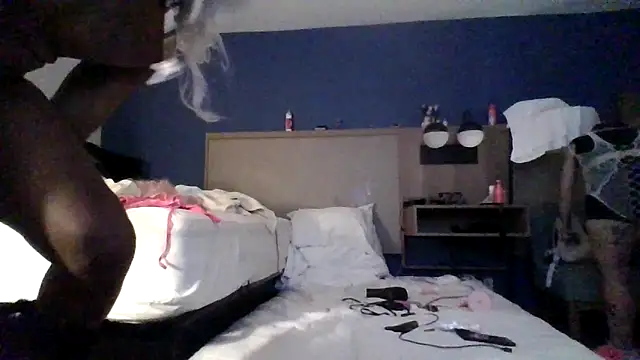 Snapshot of Dicksee_Left chatting on 04.22.26 Dicksee Left online show from 04.22.26