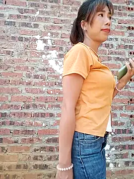 Elena Mia online show from 05.16.26