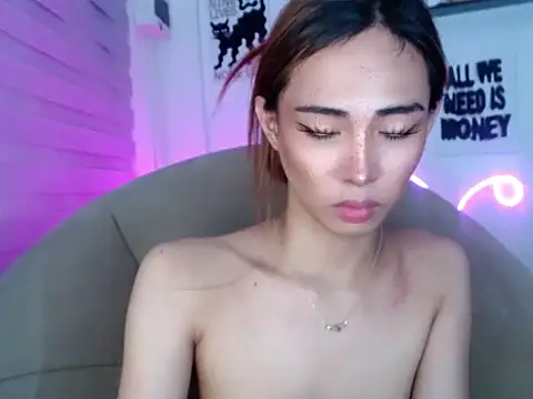 UrHolyBody online show from 04.25.26