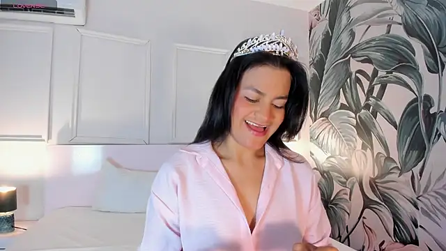 Marilyn Mulata online show from 07.08.26