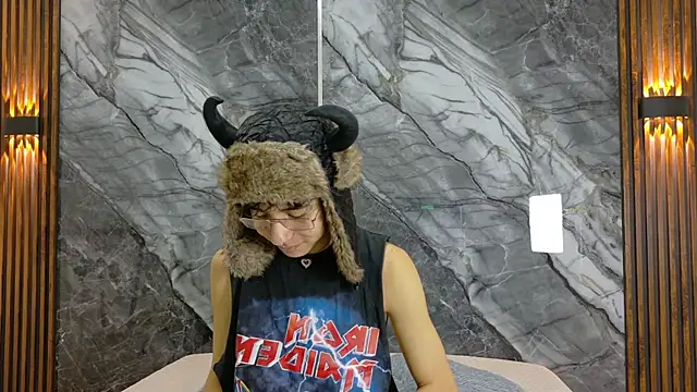 NoahWalker   online show from 05.02.26