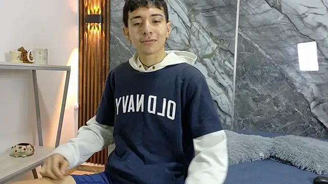 Snapshot of NoahWalker__ chatting on 06.04.26 NoahWalker online show from 06.04.26
