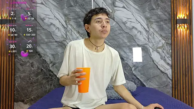 Snapshot of NoahWalker__ chatting on 06.18.26 NoahWalker online show from 06.18.26