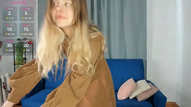 Glitch Doll online show from 04.18.26