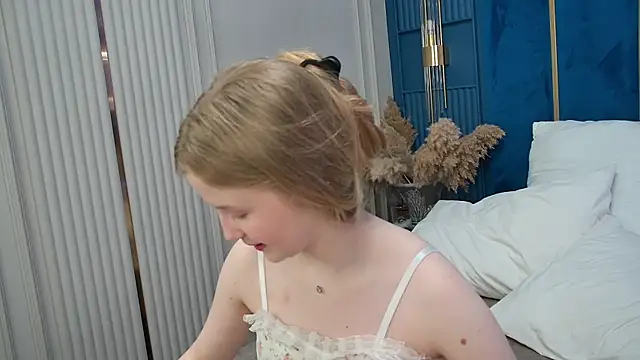 Snapshot of LilianHowards chatting on 05.20.26 LilianHowards online show from 05.20.26