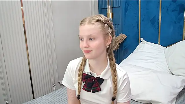 Snapshot of LilianHowards chatting on 05.31.26 LilianHowards online show from 05.31.26