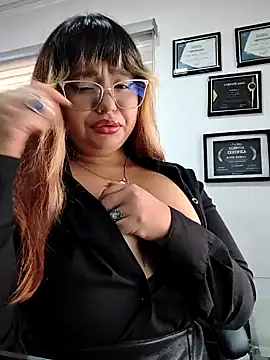 BelleVivianne online show from 04.30.26