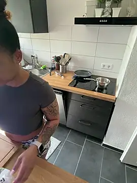 SweetPetiteNoir online show from 04.19.26