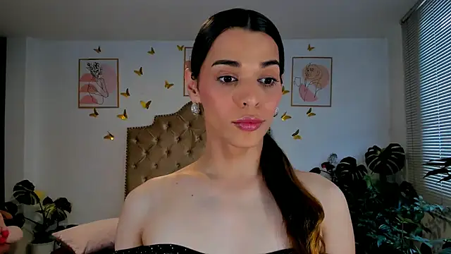 Snapshot of bella_grego chatting on 07.11.26 bella grego online show from 07.11.26