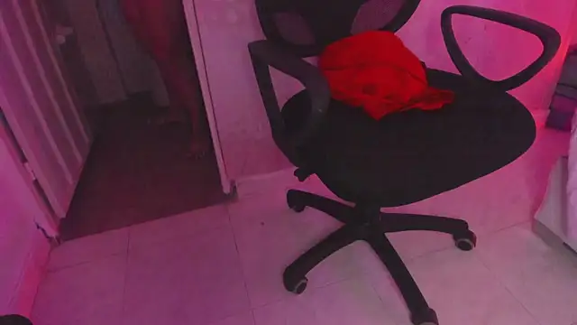 NATASHAMARTIX online show from 04.28.26