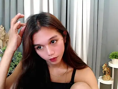 Snapshot of marie_castro chatting on 04.30.26 marie castro online show from 04.30.26
