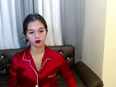 Snapshot of marie_castro chatting on 05.28.26 marie castro online show from 05.28.26
