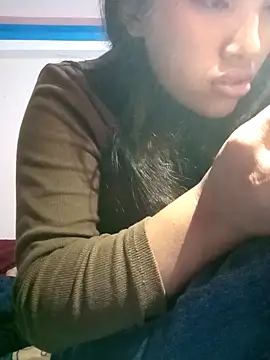 LucyBri01 online show from 04.25.26