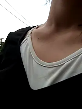 LucyBri01 online show from 04.30.26