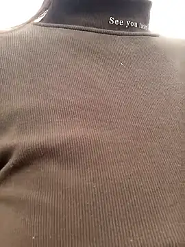 LucyBri01 online show from 05.10.26