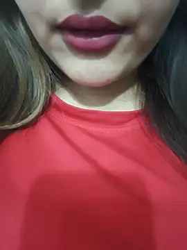 Tiiyaaa online show from 05.18.26