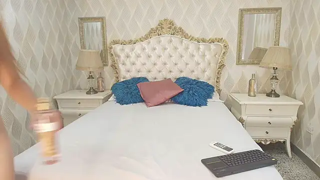 Vicky Sky  online show from 05.15.26