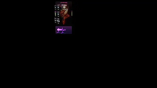 Snapshot of LuciaReid chatting on 05.20.26 LuciaReid online show from 05.20.26