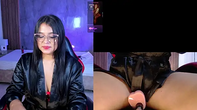 Snapshot of LuciaReid chatting on 05.26.26 LuciaReid online show from 05.26.26