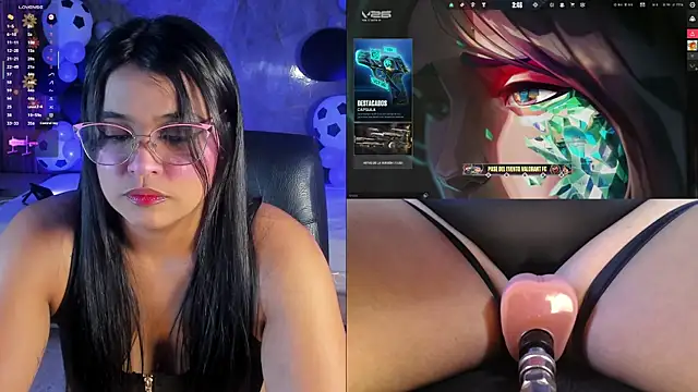 Snapshot of LuciaReid chatting on 06.27.26 LuciaReid online show from 06.27.26