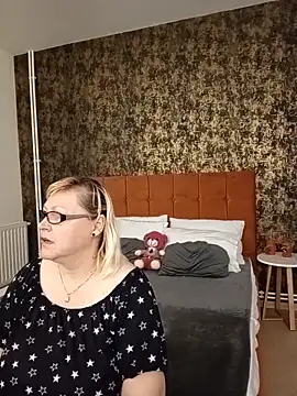I amVeronicle online show from 05.17.26