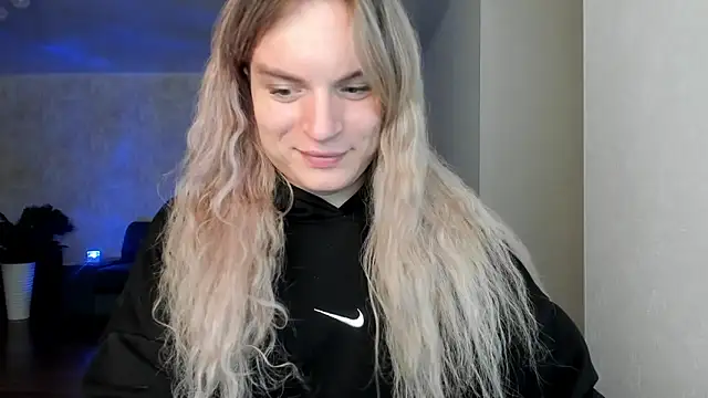 milliKira006 online show from 05.05.26