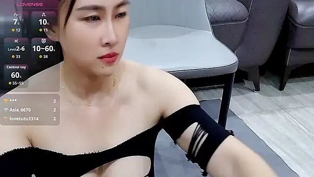 Snapshot of Yanzi-66 chatting on 05.27.26 Yanzi-66 online show from 05.27.26