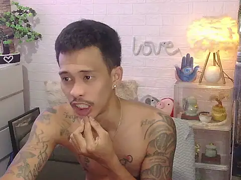 marlonmoreno01 online show from 04.21.26