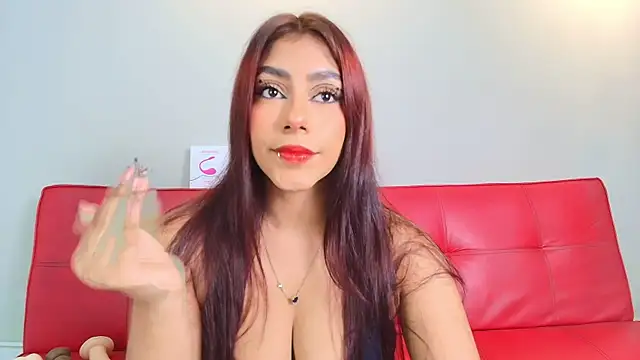 SiennaMoore online show from 05.11.26