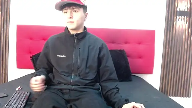 Snapshot of LunayDream chatting on 04.22.26 LunayDream online show from 04.22.26