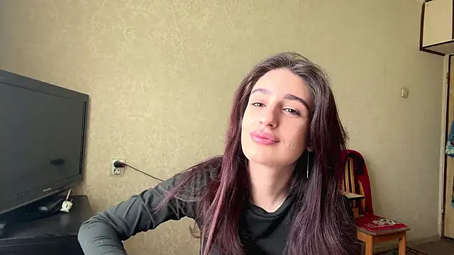 ElviDesire online show from 04.19.26