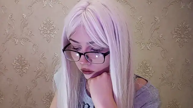 Snapshot of DelicaBrome chatting on 07.18.26 DelicaBrome online show from 07.18.26