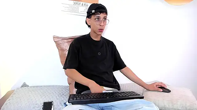 Snapshot of dax_blaze chatting on 05.15.26 dax blaze online show from 05.15.26