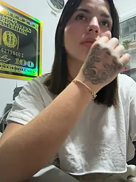 Snapshot of Mia_Tylor01 chatting on 07.04.26 Mia Tylor01 online show from 07.04.26