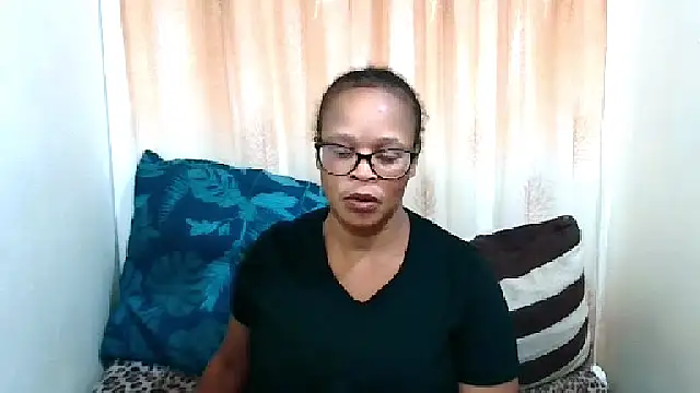 Snapshot of Ebony_Bloom69 chatting on 06.02.26 Ebony Bloom69 online show from 06.02.26