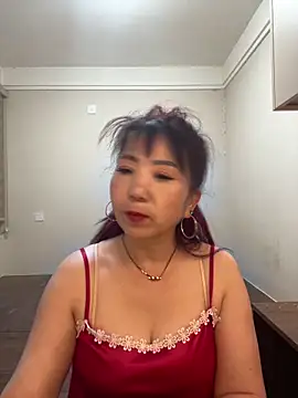 lucy-698 online show from 04.29.26