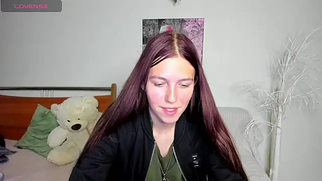 Snapshot of MaryRapunzel chatting on 04.25.26 MaryRapunzel online show from 04.25.26