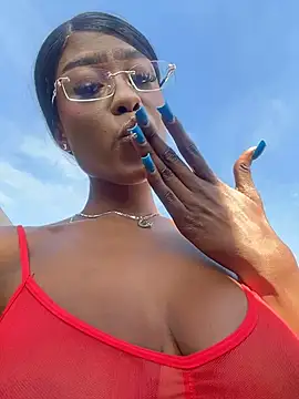 CocoaLuxeXXX online show from 07.02.26