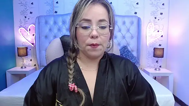 Snapshot of CharlotteSmithy chatting on 05.01.26 CharlotteSmithy online show from 05.01.26