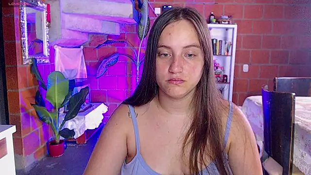 Snapshot of Valerymoon19 chatting on 06.12.26 Valerymoon19 online show from 06.12.26