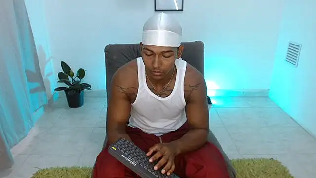 zoriel bigcock online show from 05.03.26