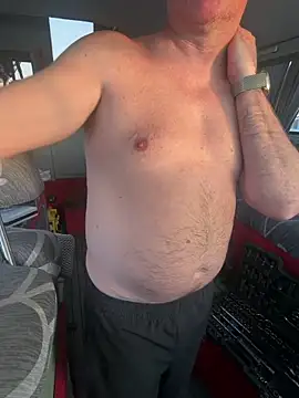 Snapshot of dadbod21 chatting on 04.25.26 dadbod21 online show from 04.25.26