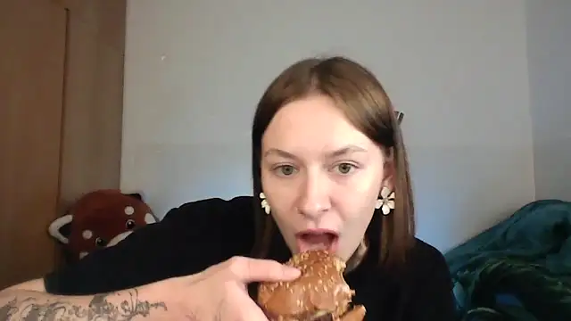 JuicyErika online show from 05.03.26