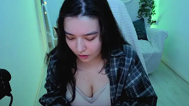 MomoRins online show from 04.27.26