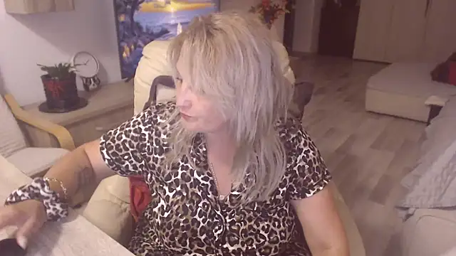 Divineblond online show from 09.24.25