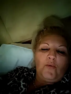 Divineblond online show from 10.26.25